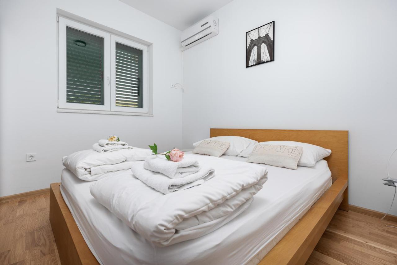 Apartment Ana Солин Екстериор снимка